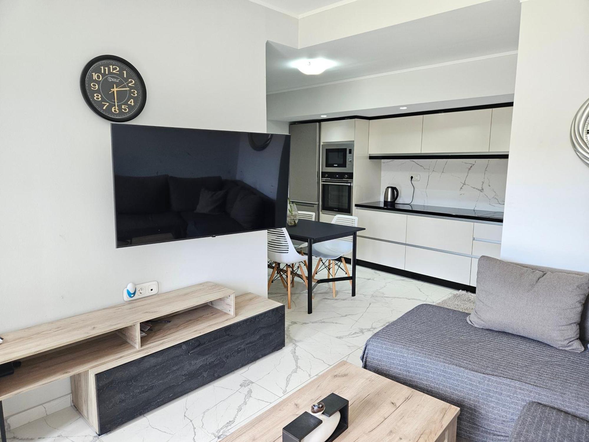 Grey Luxury House Apartment Ipsos Luaran gambar